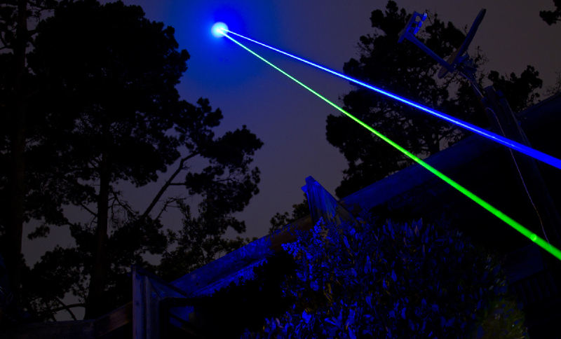 レーザー光線の威力と平井堅さんの音質の効果との類似性