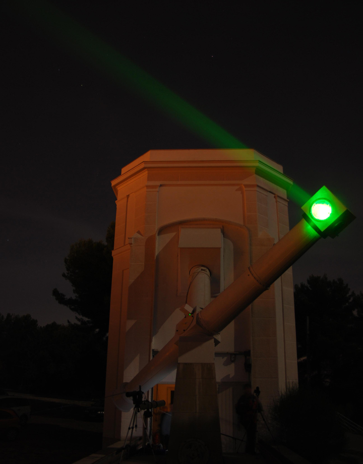 天体レーザーライト LEDライト付きレーザーポインター狩猟