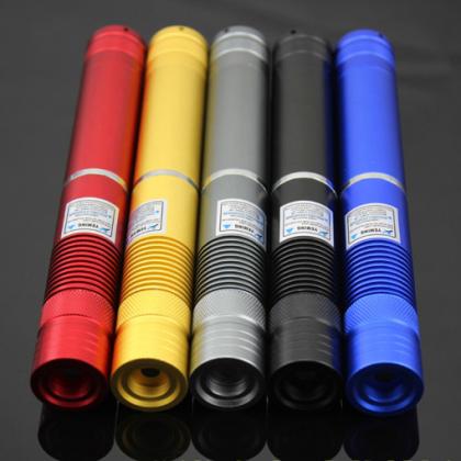 高出力緑色レーザーポインター 3000mW緑色レーザー懐中電灯　防水·防塵構造　高電力、高性能　フォーカス可能　赤色