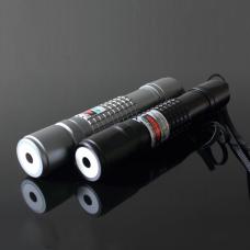 200mW 懐中電灯式レッドレーザー　防水赤色レーザーポインター　焦点調節可能　防滴防塵機能搭載　